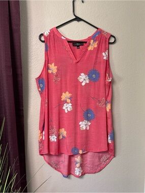 #811 Fred David sleeveless Floral High Low Top Size Large